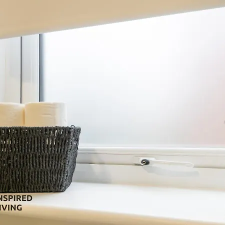 Апартаменты Stylish & Modern 2 Bed 2 Bath With Free Parking Лидс