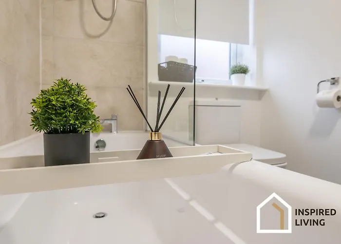 Apartament Stylish & Modern 2 Bed 2 Bath With Free Parking *