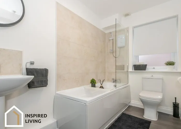 Stylish & Modern 2 Bed 2 Bath With Free Parking * Leeds (West Yorkshire)