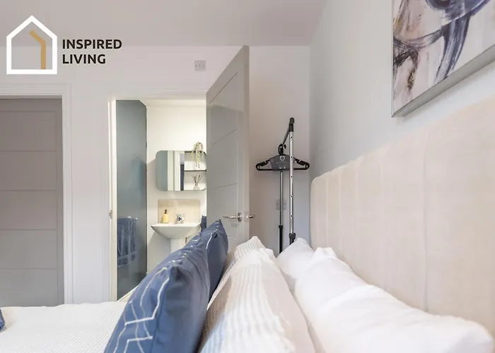 Stylish & Modern 2 Bed 2 Bath With Free Parking * Leeds (West Yorkshire)