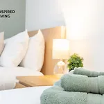 Apartment Stylish & Modern 2 Bed 2 Bath With Free Parking Leeds (West Yorkshire)
