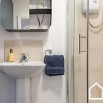 Stylish & Modern 2 Bed 2 Bath With Free Parking Apartment Leeds (West Yorkshire)