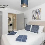Stylish & Modern 2 Bed 2 Bath With Free Parking