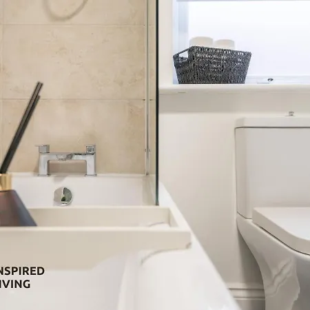 Lejlighed Stylish & Modern 2 Bed 2 Bath With Free Parking