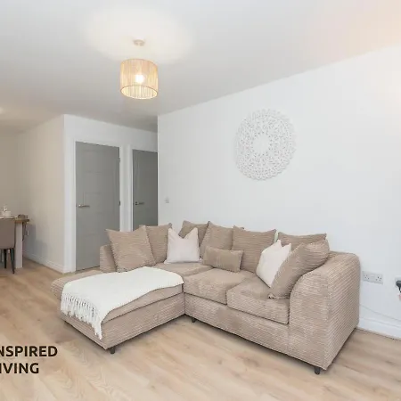 Apartment Stylish & Modern 2 Bed 2 Bath With Free Parking