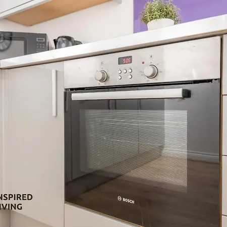 Stylish & Modern 2 Bed 2 Bath With Free Parking * לידס