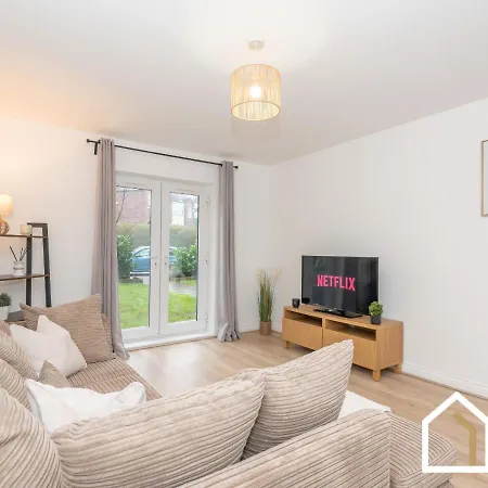 Apartment Stylish & Modern 2 Bed 2 Bath With Free Parking