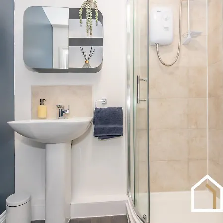 Lejlighed Stylish & Modern 2 Bed 2 Bath With Free Parking *