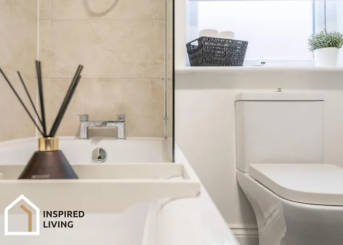 דירה Stylish & Modern 2 Bed 2 Bath With Free Parking